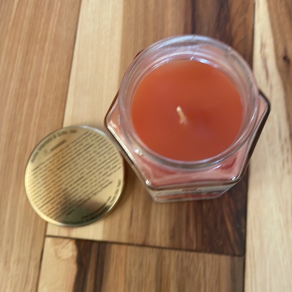 Home Interiors Peaches & Cream candle in a jar. Brand new! - Picture 4 of 5
